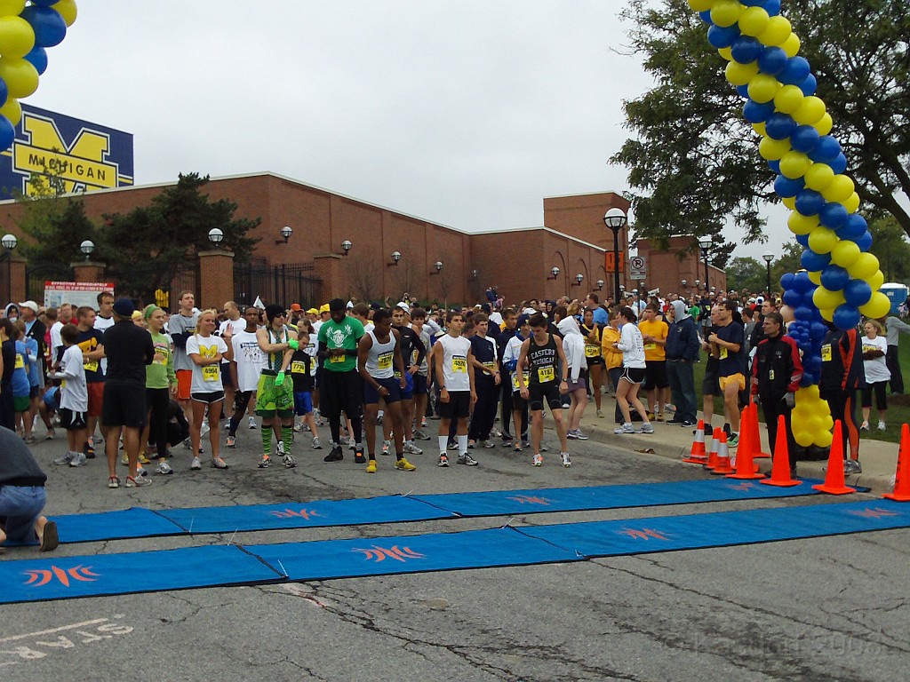 BHGH 2009 0062.jpg - The Big House Big Heat 5 and 10 K race. October 4, 2009 run in Ann Arbor Michigan finishes on the 50 yard line of the University of Michigan stadium.